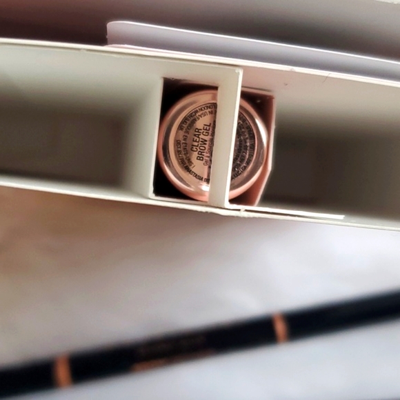 Anastasia BH Deluxe Brow Kit in Soft Brown - Picture 5 of 6